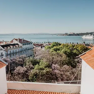 Apartment Cozy River View, Lisbon