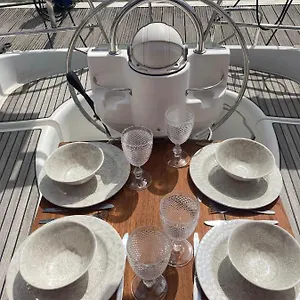 Bateau-hôtel Sea Bloom - Sleep & Sail In Tejo, Lisboa