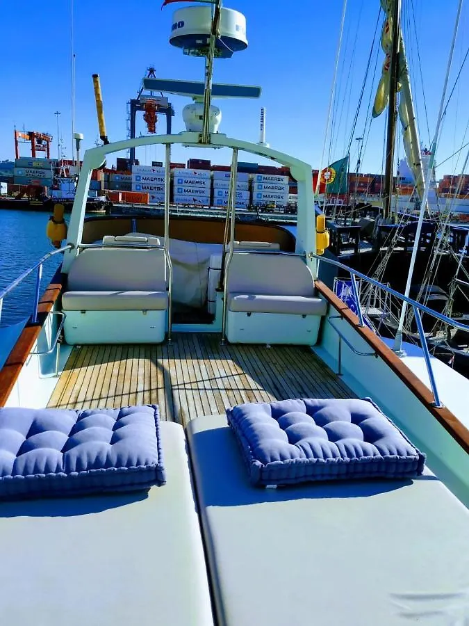 Lisbon Sea Suites - Lisbon Boat 0*,  Portugal